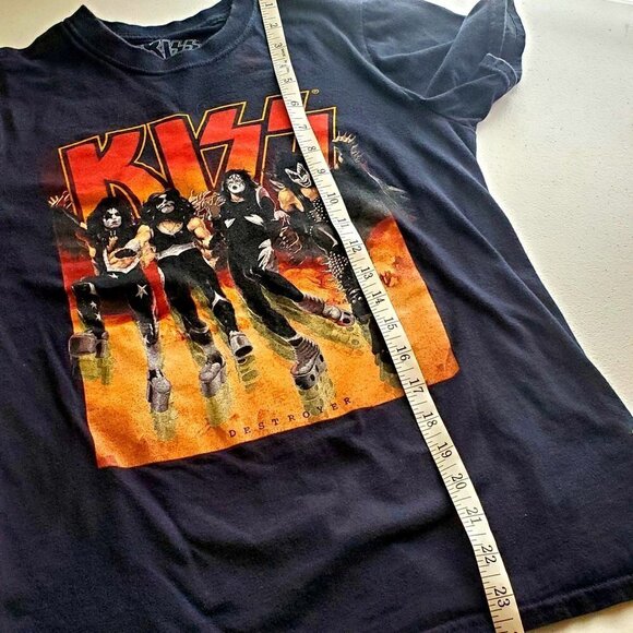 KISS Tshirt‎ Small Black Graphic Print Short Sleeve Rock & Roll Music Band Tee - Picture 5 of 7